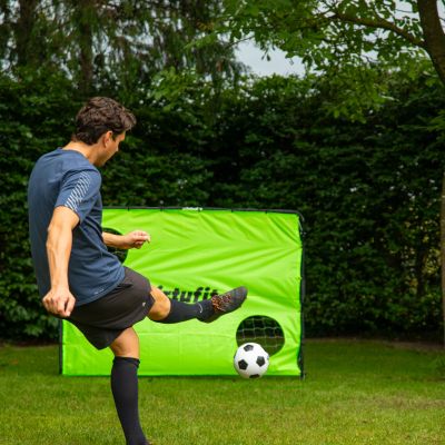 8. VIRTUFIT BRAMKA PIŁKARSKA Z MATĄ DO STRZELANIA - 215 X 150 CM