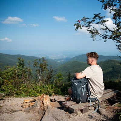 11. NC1925 PLECAK TURYSTYCZNY SZARY WAYFARER 35L NILS CAMP