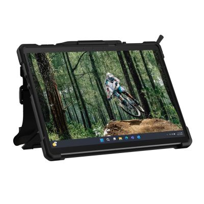 7. Etui na tablet Urban Armor Gear 33 cm (13") Cover