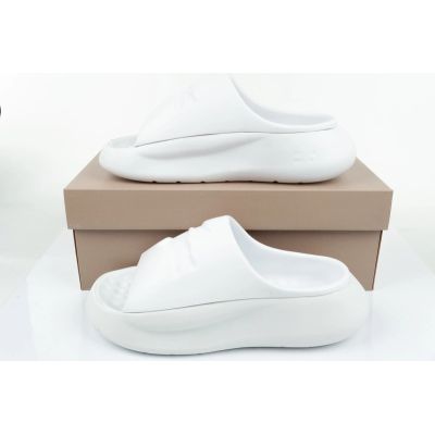 19. Klapki Lacoste Serve Slide W 0421G