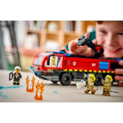 13. LEGO City 60499 Wóz strażacki na lotnisku