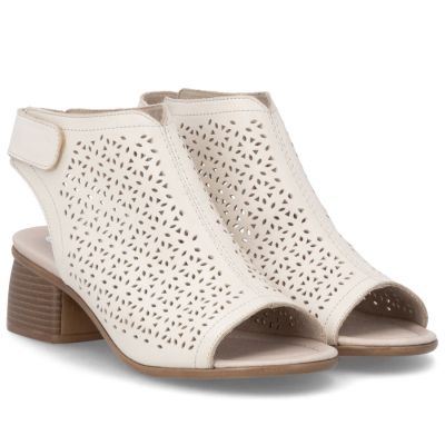 5. Skórzane sandały damskie zabudowane beżowe Remonte Rieker R8777-60