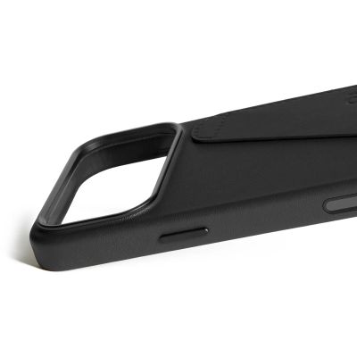 6. Mujjo Wallet Leather Case - etui skórzane do iPhone 17 Pro Max kompatybilne z MagSafe (black)