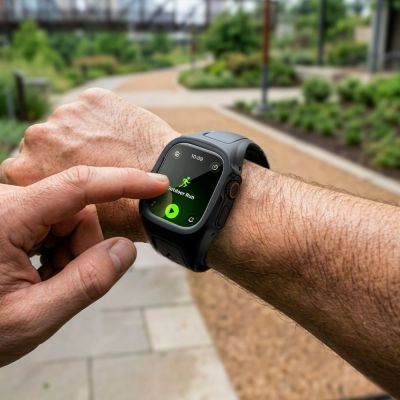 6. Pasek z obudową Spigen Liquid Air Pro + Szkło hartowane 9H na Apple Watch Ultra 49 mm - czarny