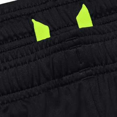 5. Spodenki Under Armour Tech Graphic M 1306443 008