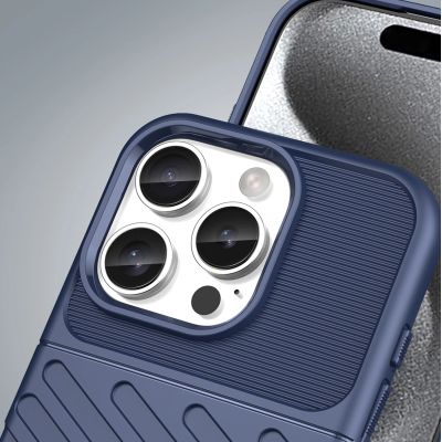 7. Etui silikonowe Thunder Case do iPhone 16 Pro - niebieskie