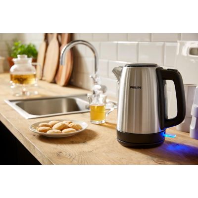 19. Philips Daily Collection Metalowy czajnik 1,7 l — pokrywka z mech. sprężynowym i wskaźnik