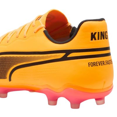 11. Buty piłkarskie Puma King Pro FG/AG M 107566 06
