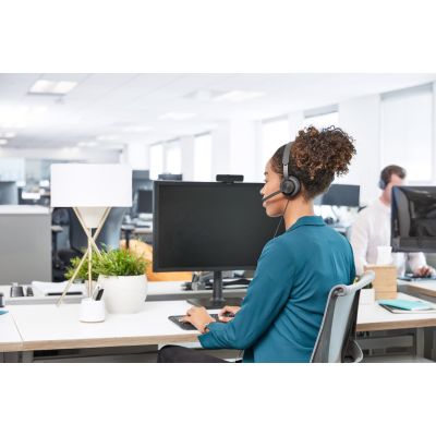 9. Zestaw słuchawkowy Logitech Zone Wired Earbuds USB Teams