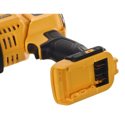 10. Latarka akumulatorowa DeWalt DCL043-XJ