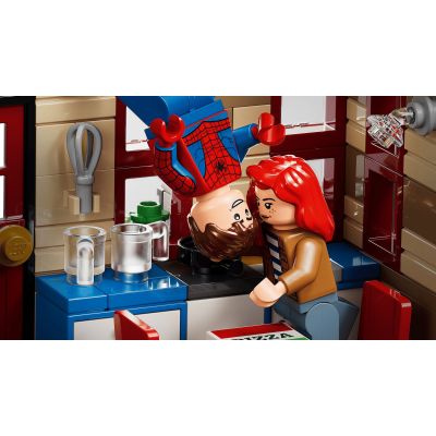 6. LEGO Marvel Super Heroes 76317 - Mieszkanie Petera Parkera