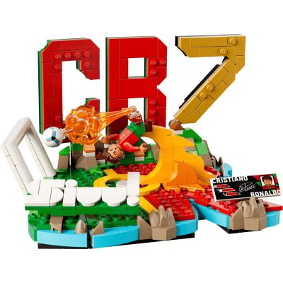 13. LEGO Editions 43012 - Cristiano Ronaldo - piłkarskie momenty