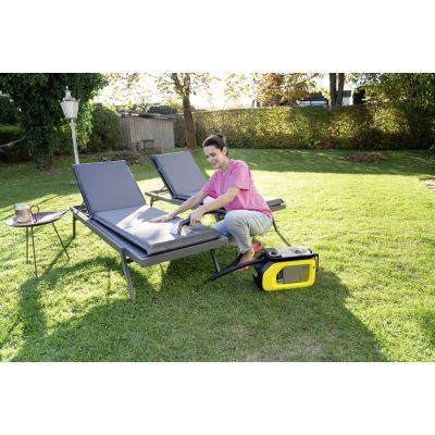 37. Akumulatorowy odkurzacz piorący KARCHER SE 3-18 Compact Battery Set - 1.081-502.0