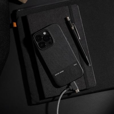 4. Kabel Native Union Belt Cable Duo Pro 240W USB-C - USB-C / lightning, 2,4 m (zebra)