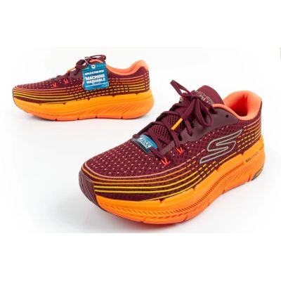 22. Buty do biegania Skechers Max Cushioning M 220835/BURG