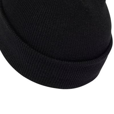4. Czapka adidas New Logo Beanie Cuff czarna JM0428