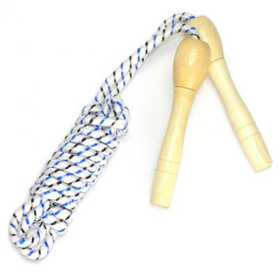 3. Skakanka Legend drewniane rączki 81562