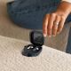 8. Etui Tech-Protect Slim Hook na Samsung Galaxy Buds 4 / 4 Pro - granatowe
