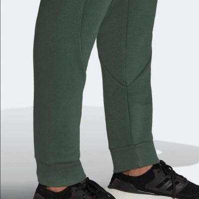 16. Spodnie dresowe adidas Recbos M HM7892