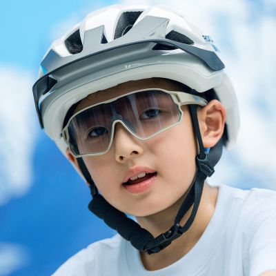 6. Kask rowerowy Rockbros LK-67 młodzieżowy z odpinanym daszkiem 54–58 cm - biały