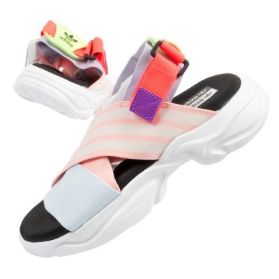 6. Sandały adidas Magmur Sandal W FV1214