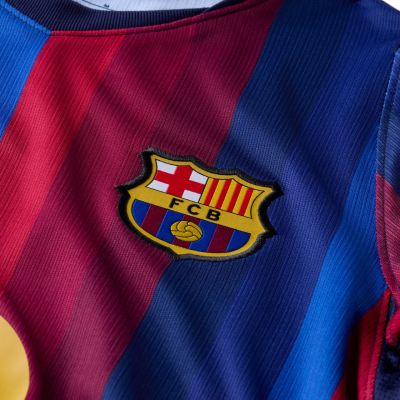 8. Koszulka dla dzieci Nike FC Barcelona 2026/27 Stadium Home bordowo-niebieska II1624 683