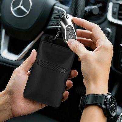 7. Etui antykradzieżowe Tech-Protect KLR400 na klucze samochodowe - czarne