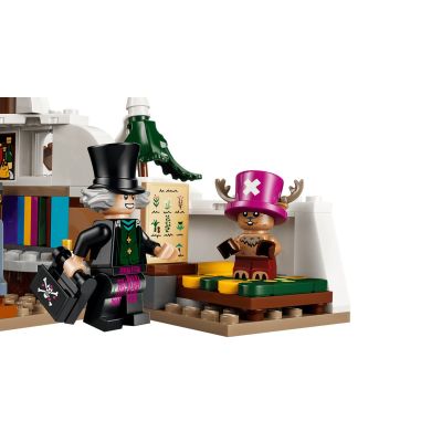 6. LEGO One Piece 75641 - Kryjówka doktora Hiluluka