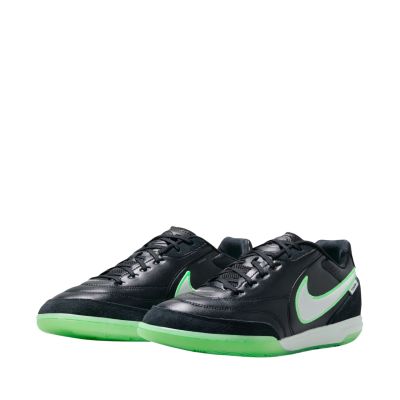 2. Buty piłkarskie Nike Tiempo Streetgato HQ7017 001