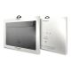 4. Pokrowiec Guess Saffiano Triangle Logo na laptopa 16'' - srebrny