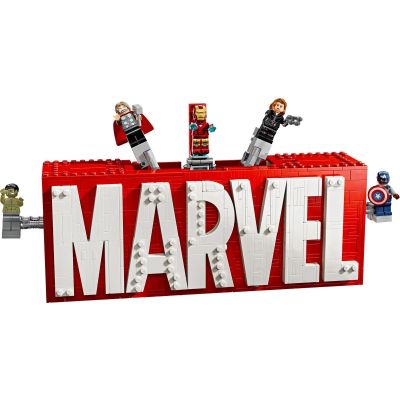 3. LEGO MARVEL SUPER HEROES 76313 Logo MARVEL z minifigurkami