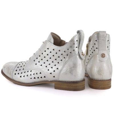 5. Workery platformy z ozdobą Potocki W WOL106B białe