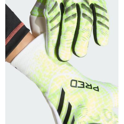 4. Rękawice adidas Predator Pro JJ3532