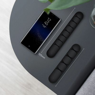 10. Organizer Ugreen 30762 samoprzylepny na 4 kable - czarny (2 szt.)