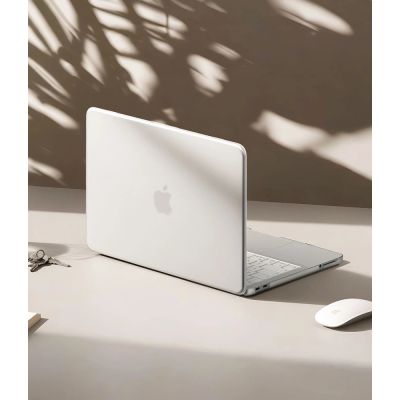 7. Etui Ringke Slim na MacBook Neo 13" - przezroczyste matowe