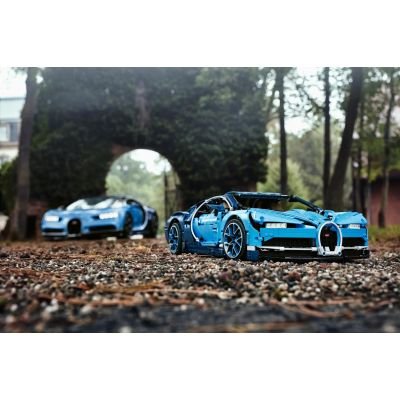 9. LEGO Technic 42083 Bugatti Chiron