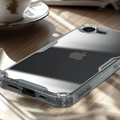 8. Etui Nillkin Nature Pro na iPhone 16e / 17e - przezroczyste