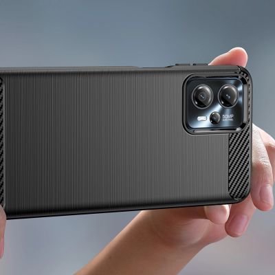 5. Carbon Case etui Motorola Moto G13 elastyczny silikonowy karbonowy pokrowiec czarne