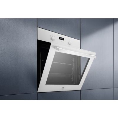3. Piekarnik ELECTROLUX EOF5F50BV