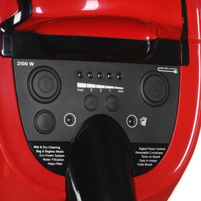 6. Odkurzacz BOSCH BWD 421 PET AquaWash&Clean