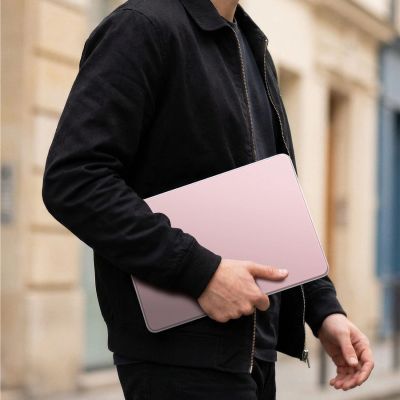 5. Etui AMAZINGTHING Titan Hardshell na MacBook Neo 13" - różowe
