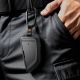 10. Etui Spigen BK100 na klucze samochodwe - czarne