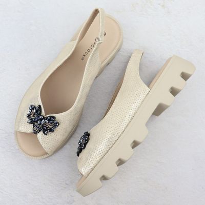 4. Sandały damskie na platformie perforowane metaliczne złote Potocki  SZ12610