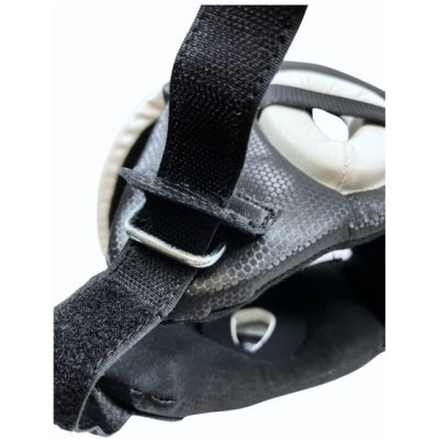 16. Kask bokserski KT-CRYSTAL 02475-M