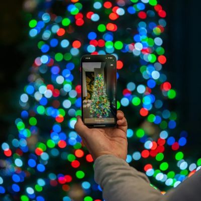 5. Twinkly Candies – 100 Lampki w kształcie pereł RGB LEDs, zielony przewód, USB-C
