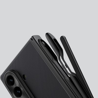 9. Etui Nillkin Super Frosted Shield Fold Magnetic na Samsung Galaxy Z Fold 7 kompatybilne z MagSafe z miejscem na S Pen - czarne
