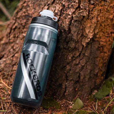 4. Bidon termiczny Rockbros rowerowy 620 ml bez BPA - gradient czarny