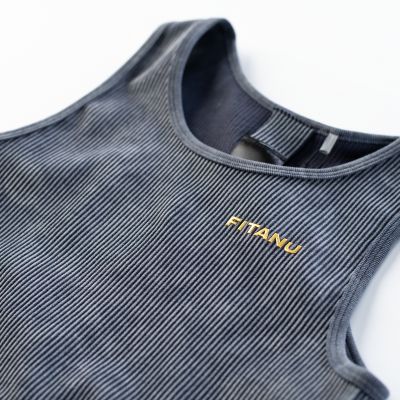 3. Damska koszulka bez rękawów FIT SEAMLESS TOP