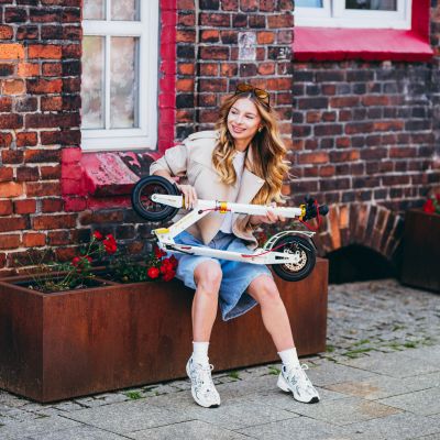 4. HM209T WHITE-GOLD HULAJNOGA Z HAMULCEM TARCZOWYM  NILS EXTREME