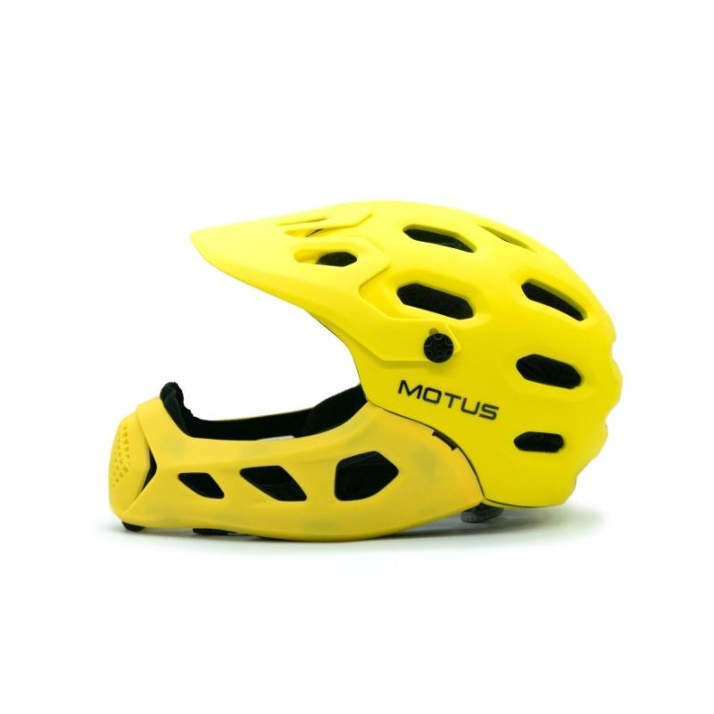 4. Kask szczekowy Motus MOTHAM20Y CB-49 rozmiar M/L